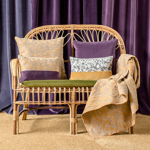 Luxurious cushion square Carrè in solid color velvet