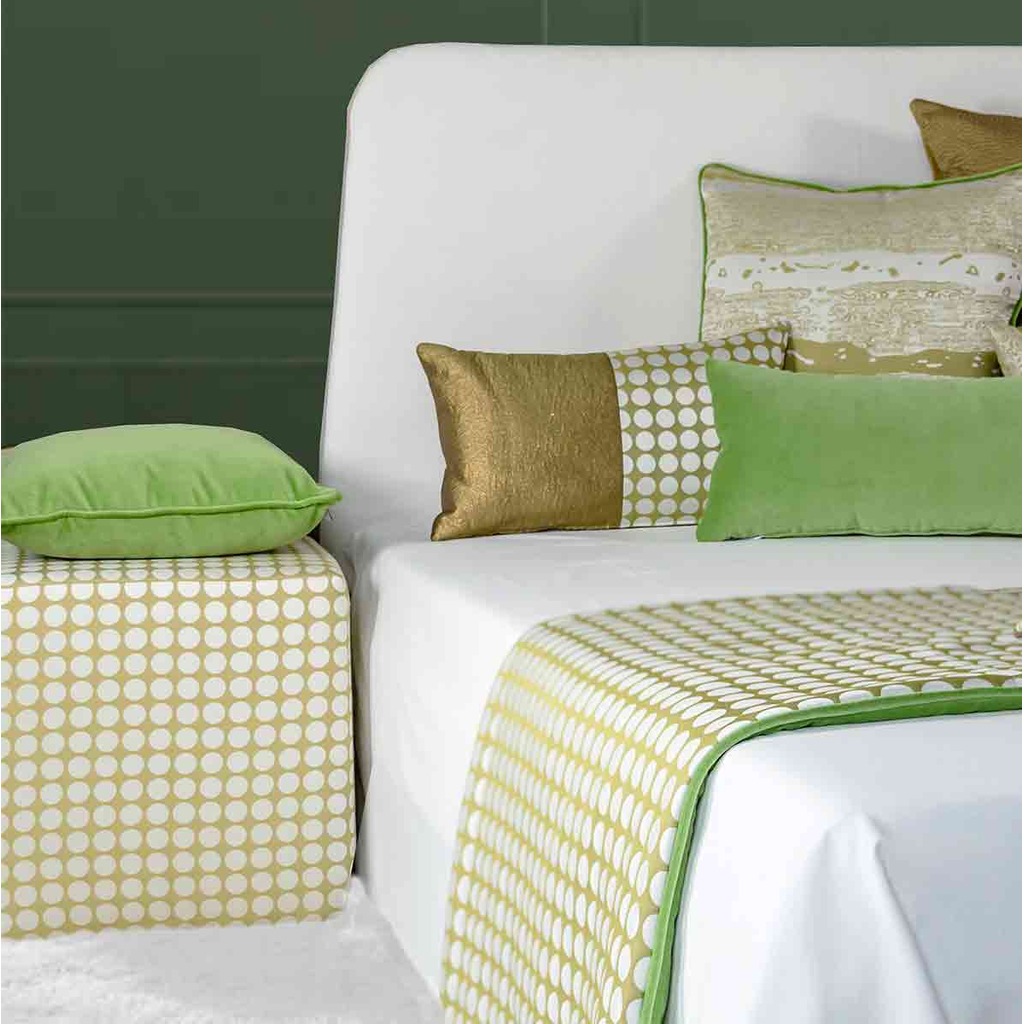 Luxurious cushion square Carrè in solid color velvet