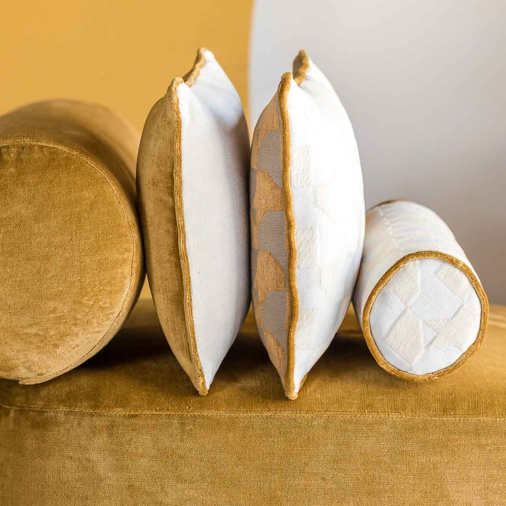 Luxurious cushion square Carrè in solid color velvet