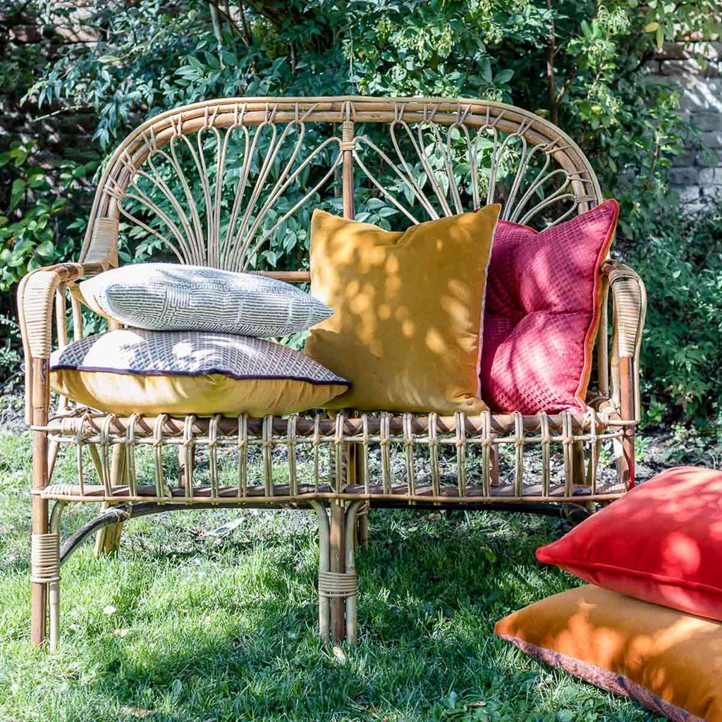 Luxurious cushion square Carrè in solid color velvet