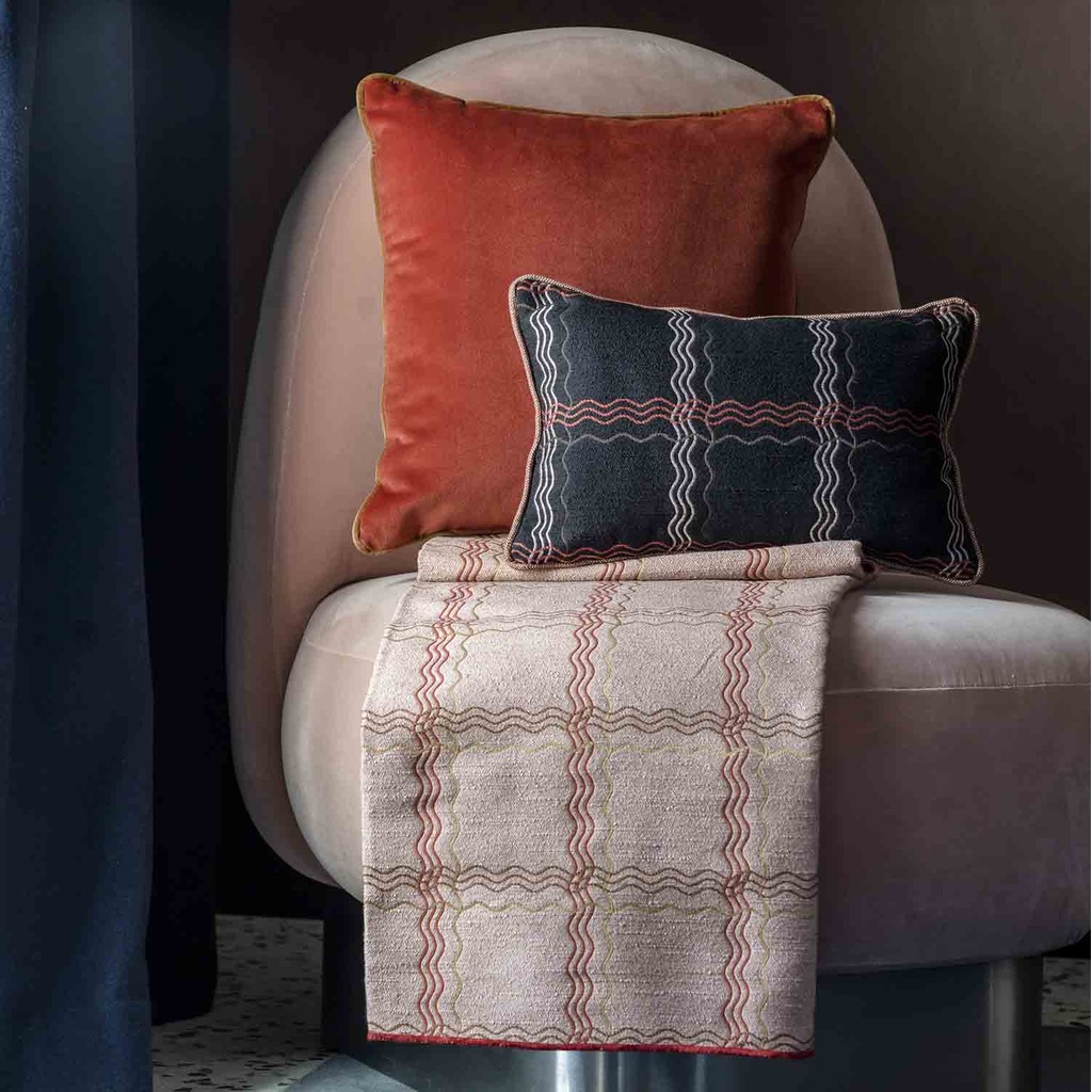 Luxurious cushion square Carrè Stripe in geometric fabric