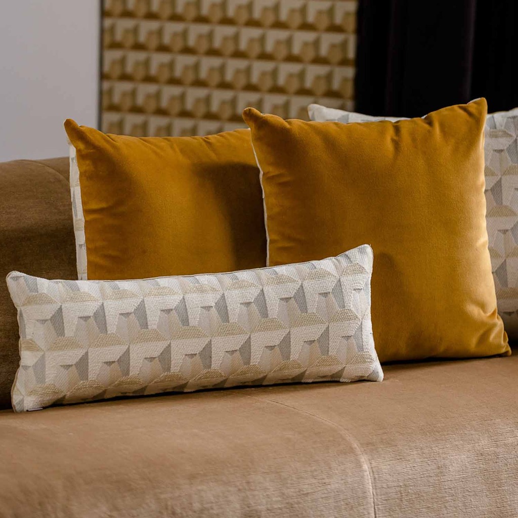 Luxurious cushion rectangular Longue in geometric fabric