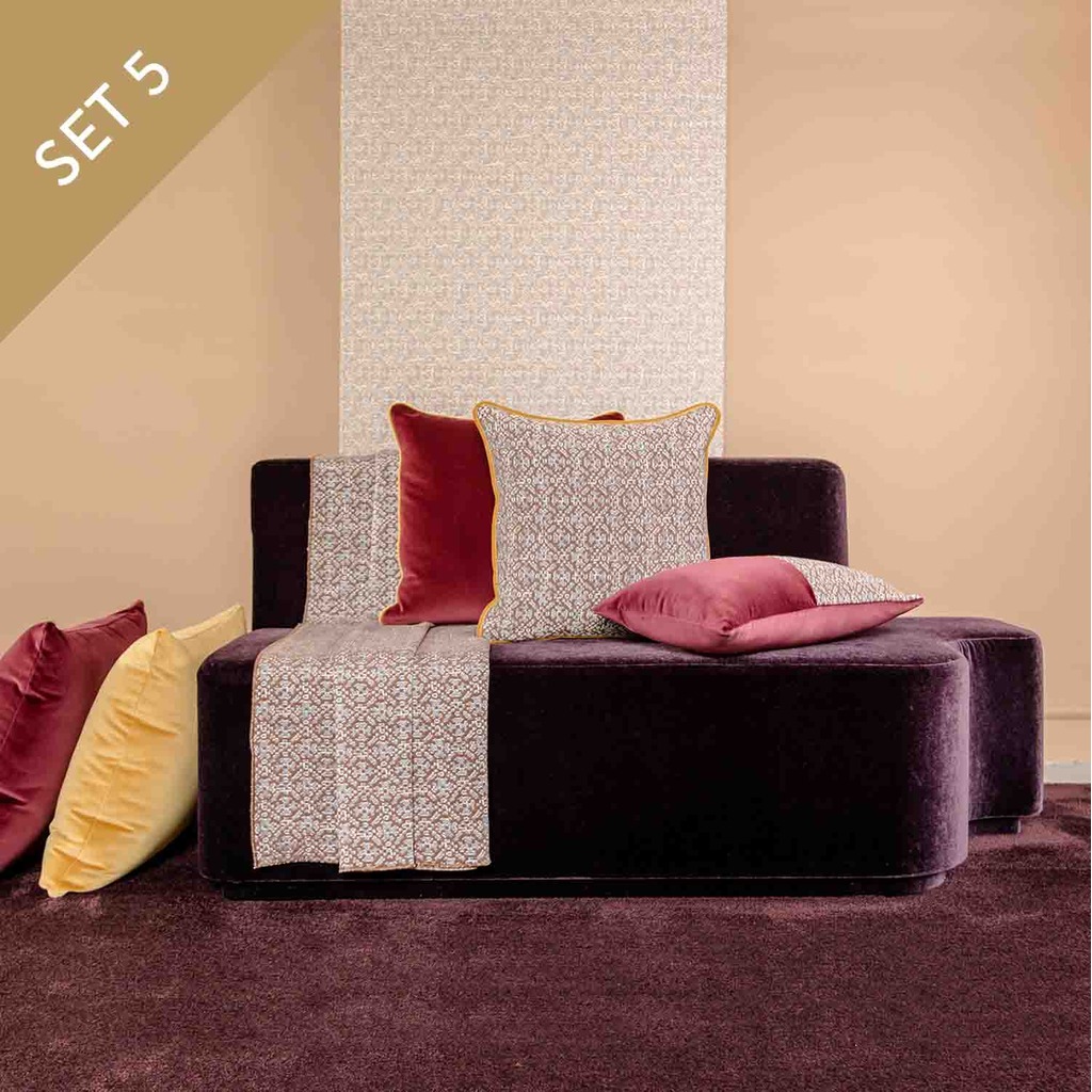Luxurious Cushions' Set in designer fabric