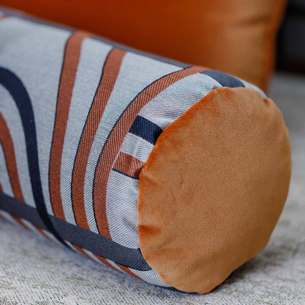 Luxurious cushion roll Rullo in multicolor/pattern fabric