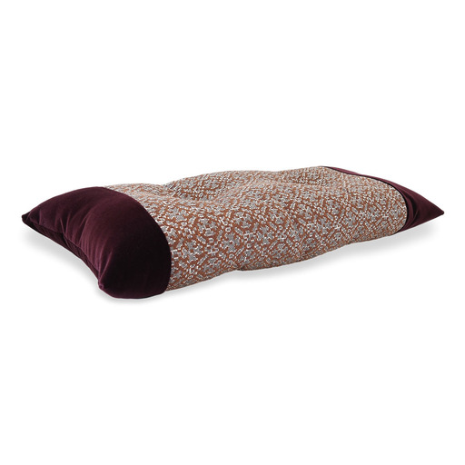 Luxurious cushion rectangular Zeta in geometric fabric