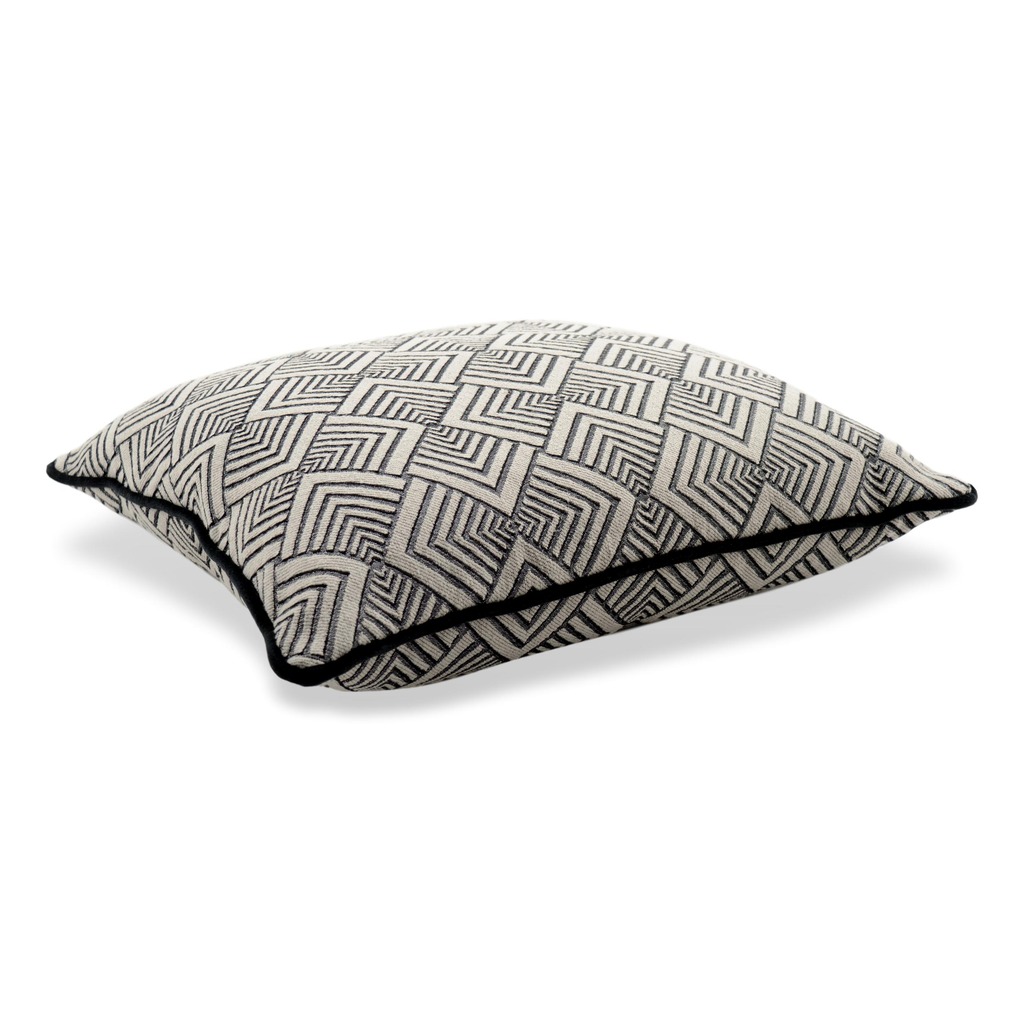 Luxurious cushion square Carrè in geometric fabric
