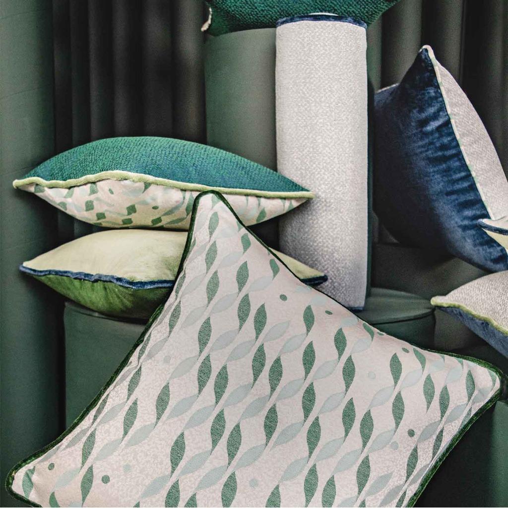 Luxurious cushion square Carrè in multicolor/pattern fabric