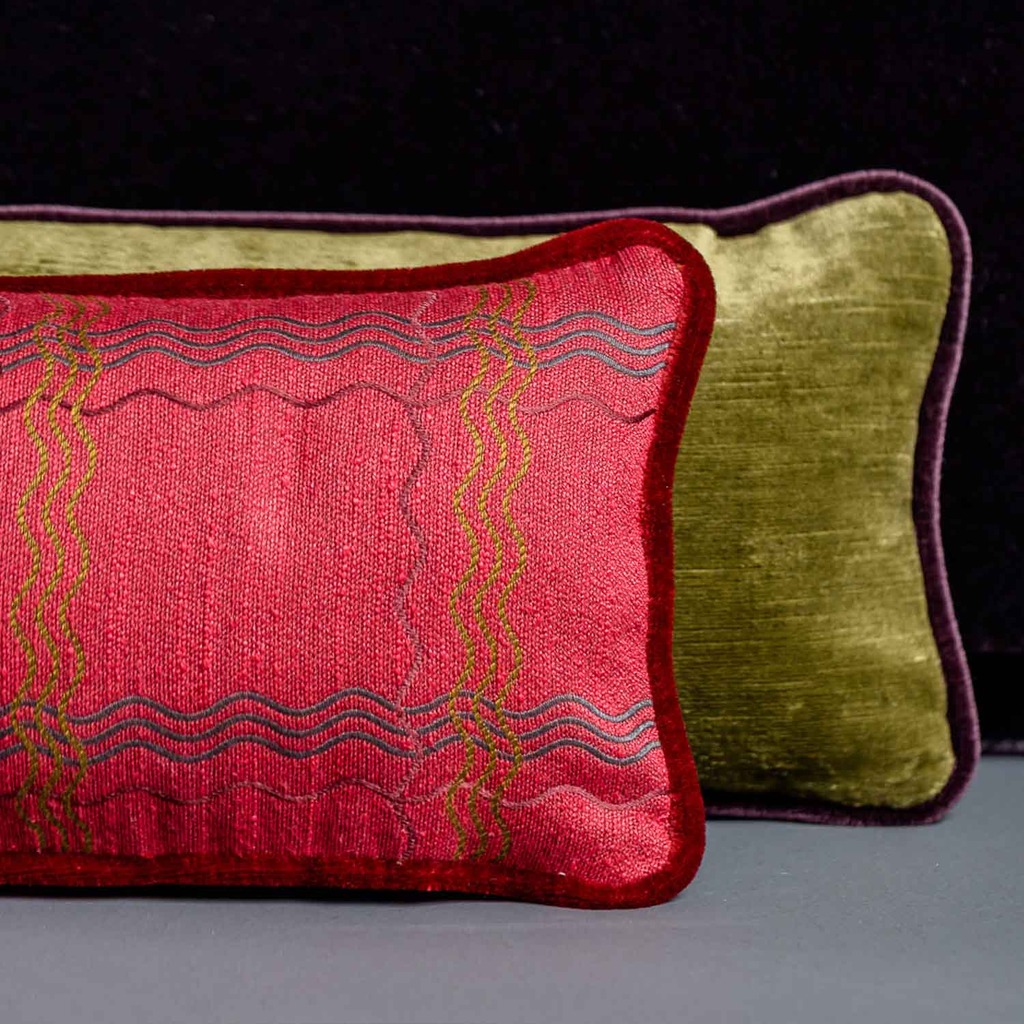 Luxurious cushion rectangular Longue in geometric fabric