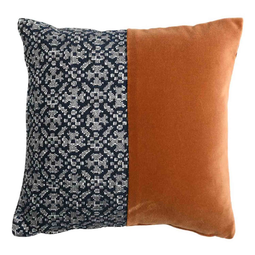 Luxurious cushion square Carrè Bis in geometric fabric