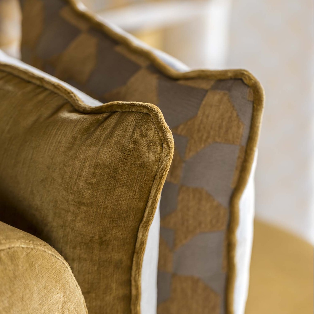 Luxurious cushion square Carrè in solid color velvet