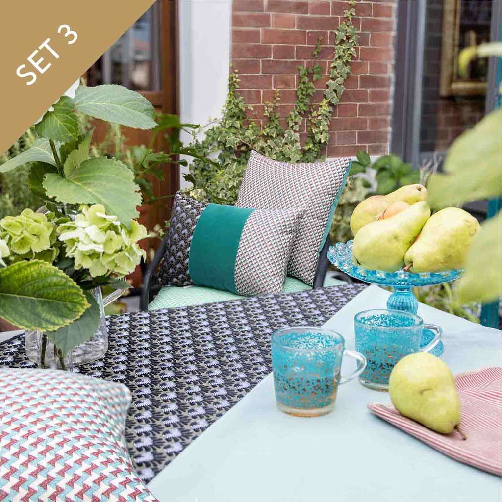 Luxurious Cushions' Set in designer fabric