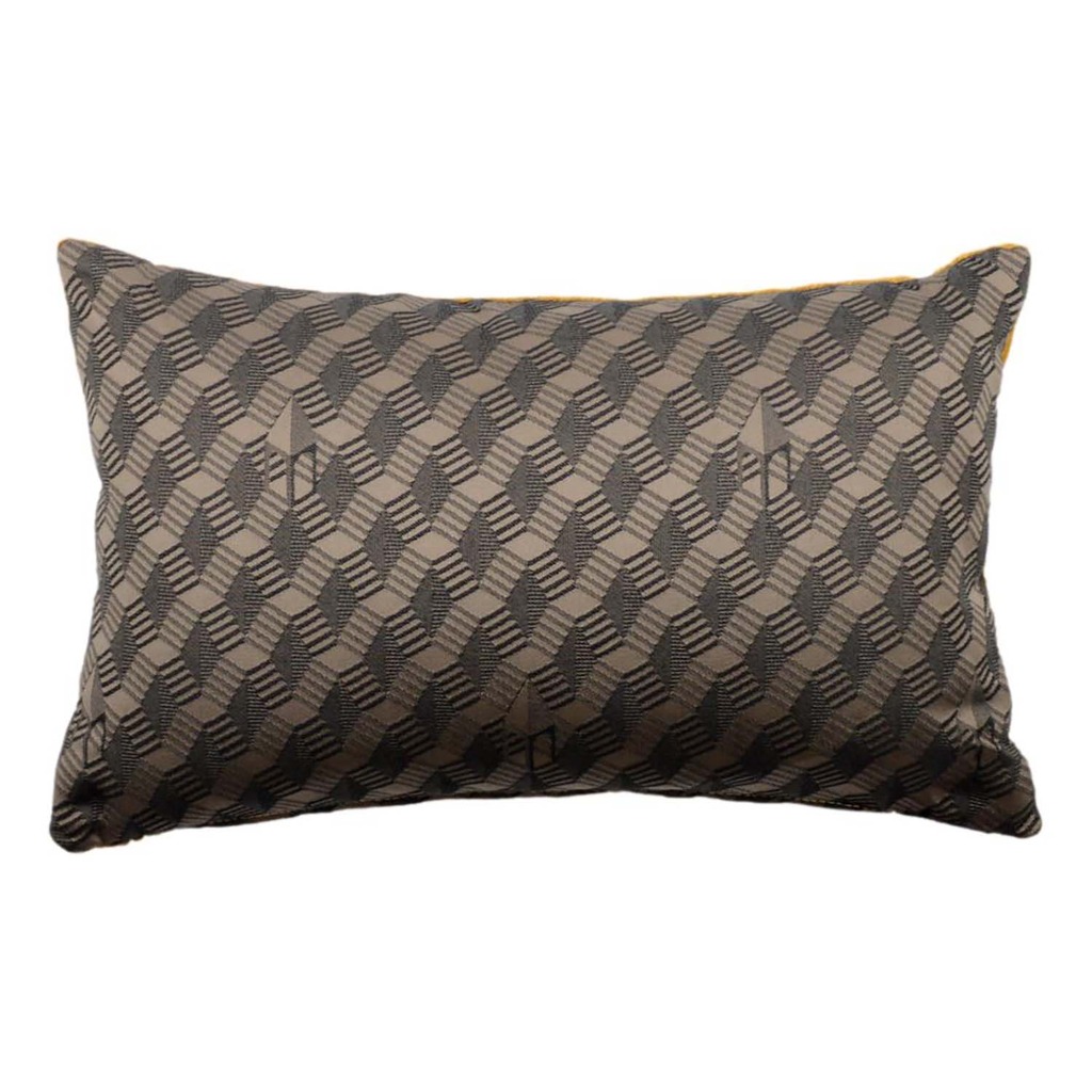 Luxurious cushion rectangular Longue in multicolor/pattern fabric